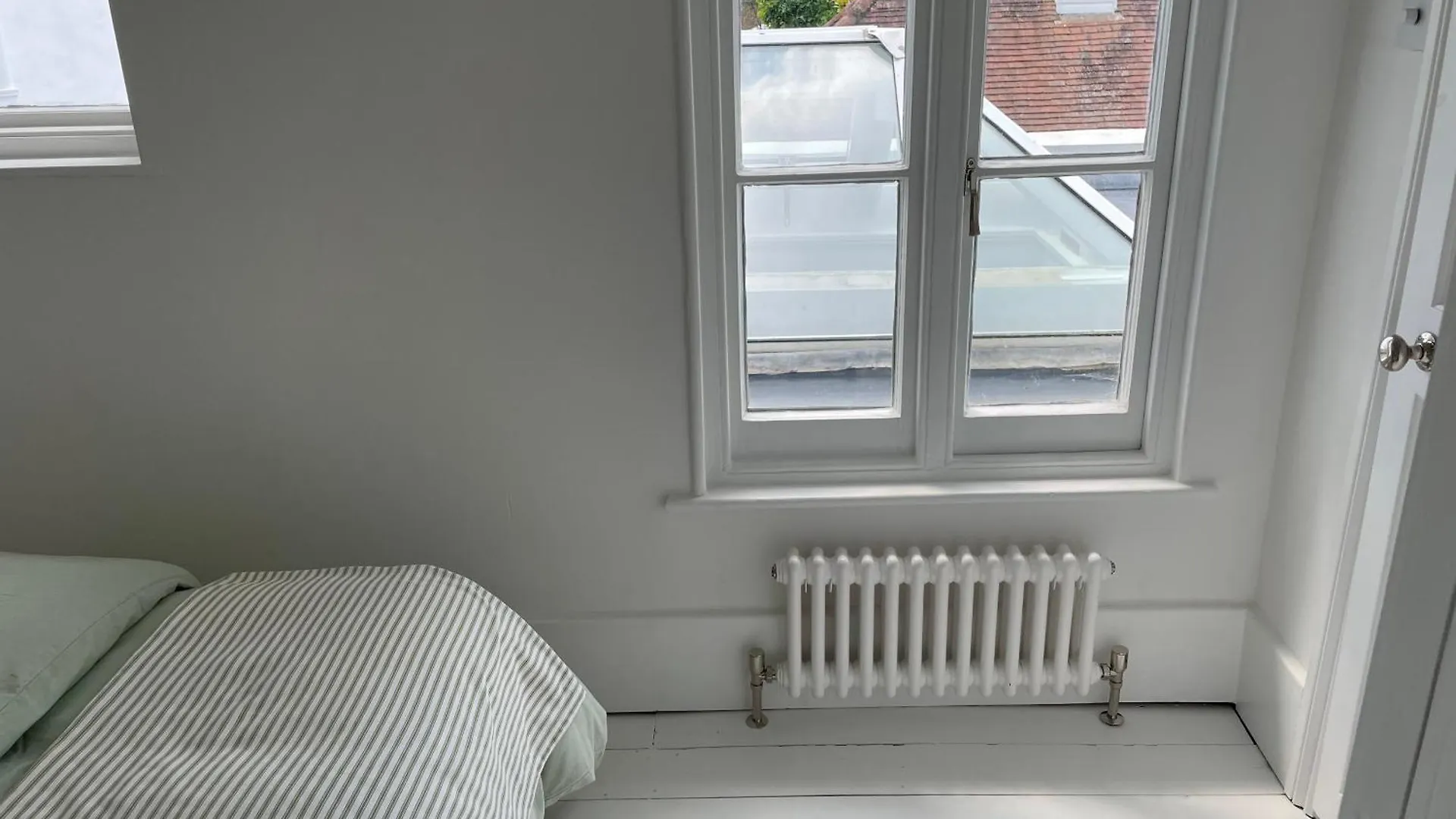 Willow House, Georgian Property In Shepperton 0*,  Birleşik Krallık